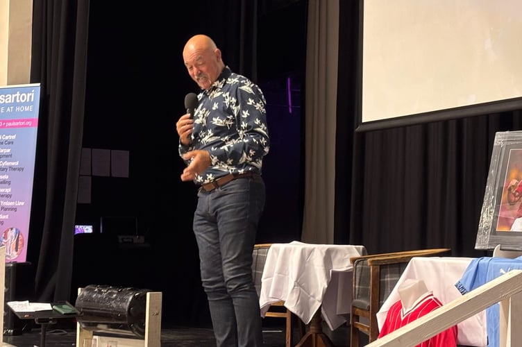 Former goalkeeper Bruce appeared at the special charity night at Saundersfoot’s Regency Hall on Saturday, June 28.