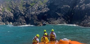 RNLI saves local fishing vessel from rocks