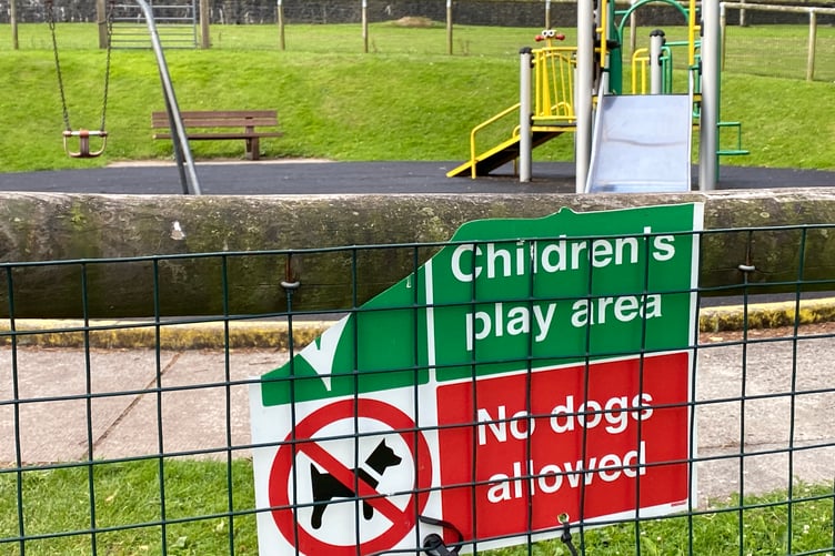 No dogs sign - Small children’s play area, Pembroke Dock Memorial Park
