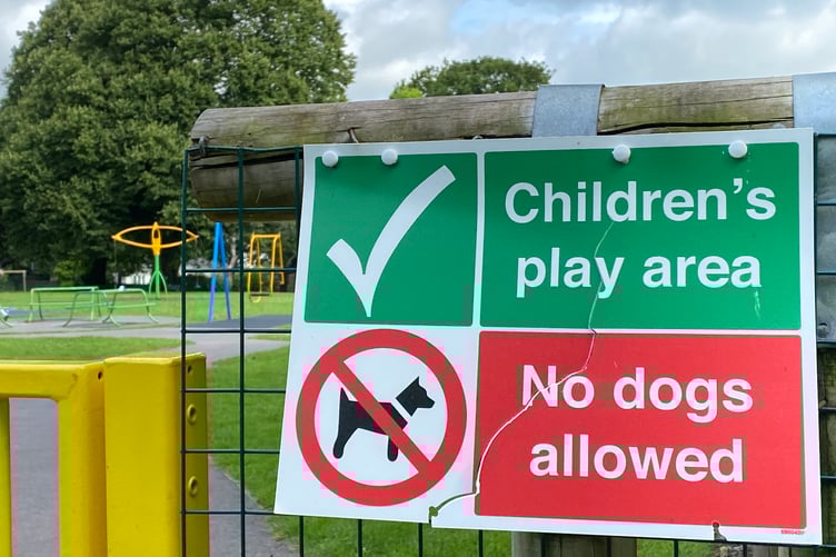 No dogs sign - Children’s play area, Pembroke Dock Memorial Park