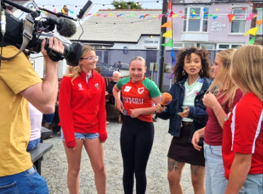 During the celebrations, the Heno TV programme was broadcast live on Friday evening and then Radio Wales and Radio Cymru broadcast on Saturday during the Wales match. 