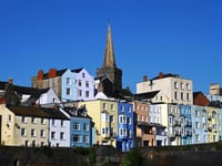 Crackwell Street overlooking Tenby harbour finally reopens to traffic