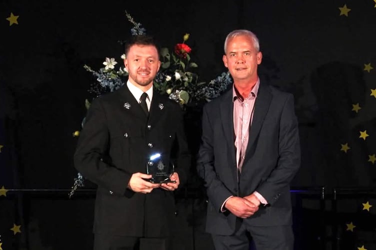 Thanks to Jonathan’s quick-thinking, immense courage and service to policing, he was presented with a bravery award, which was sponsored by Niche, at the Dyfed-Powys Police Force Awards.