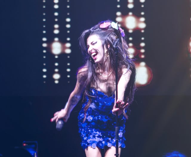 Absolute Amy wows audience at Tenby