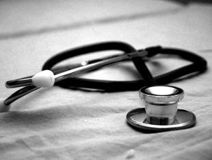 Welsh NHS waiting times decrease by 27%, emergency demand still high