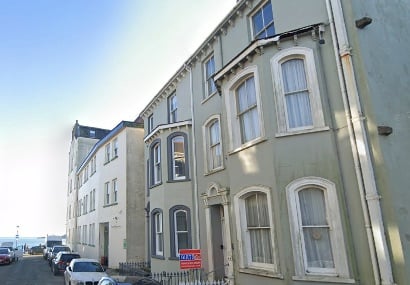 Tenby councillors approve Grade II listed building renovation Sutton street