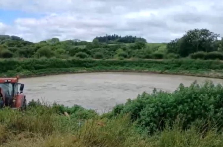 A call to approve retrospective works to an agricultural slurry lagoon near Redberth has been backed by planners despite local community council concerns.
