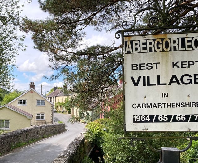 Mixed reactions to Carmarthenshire wind farm