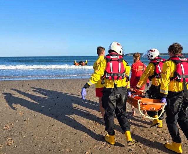 Tenby RNLI in 'tombstoning' safety drill