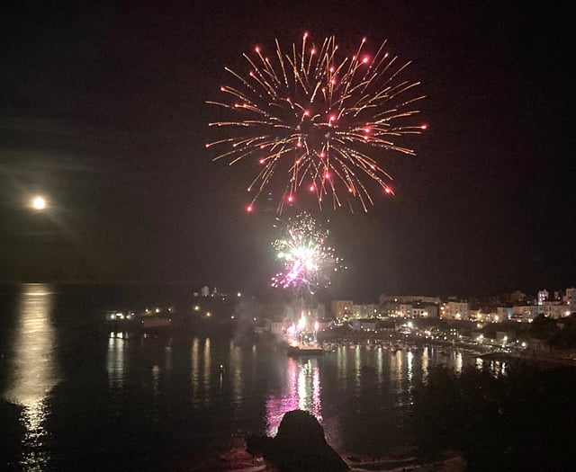 WATCH: Stunning fireworks close Tenby's Summer Spectacular