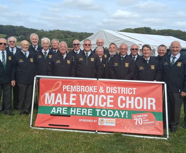 Pembroke Choir debuts new attire