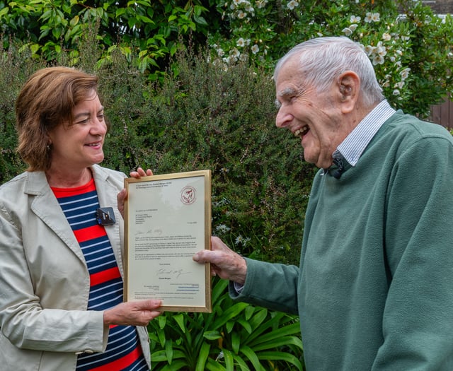 Wales' First Minister honours Saundersfoot veteran on VJ Day