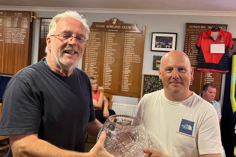 Lee Simmons of TBC presents the Arthur Ormond Bowl to Robert Ormond
