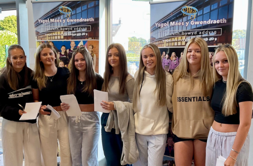 Carmarthenshire’s GCSE learners celebrate results