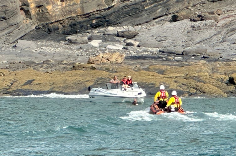 Tenby RNLI's all-weather lifeboat quickly responded to a call and rescued a boat in distress near Saundersfoot.