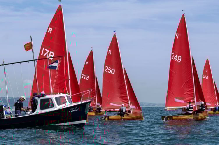 The Redwings get ready to race on Sunday