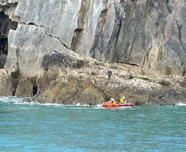 Tenby RNLI rescues stranded swimmers