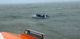 Tenby RNLI rescues six in rough seas