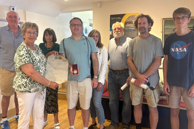 A historic RNLI Silver Medal, awarded for lifesaving heroism in 1834, has been loaned to Tenby Museum from the family of recipient John Ray.