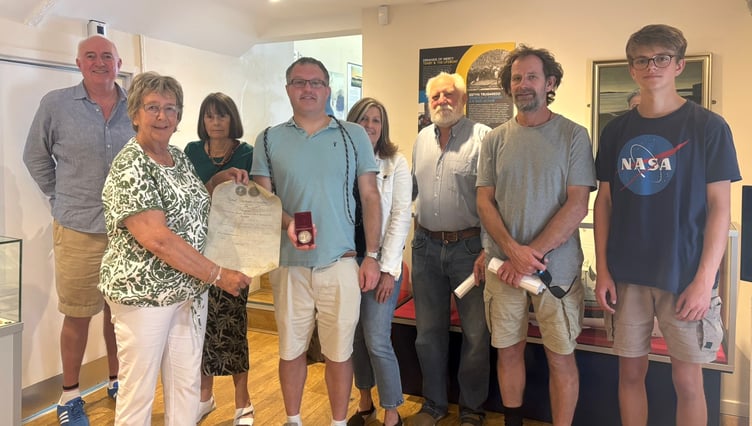A historic RNLI Silver Medal, awarded for lifesaving heroism in 1834, has been loaned to Tenby Museum from the family of recipient John Ray.