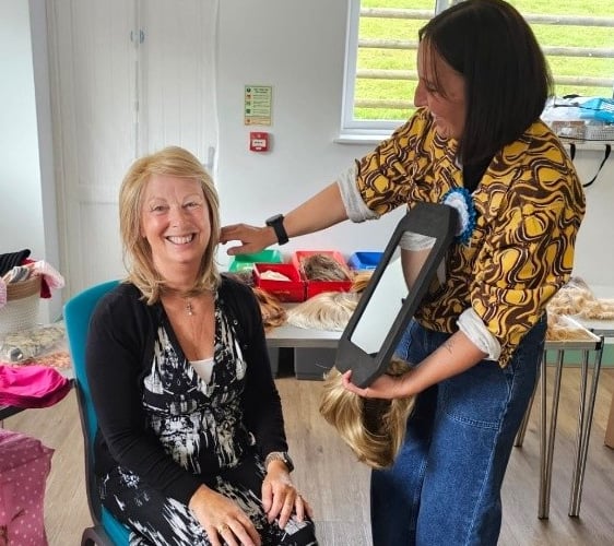 cancer patient Gayle receiving a consultation with the Heads Up service