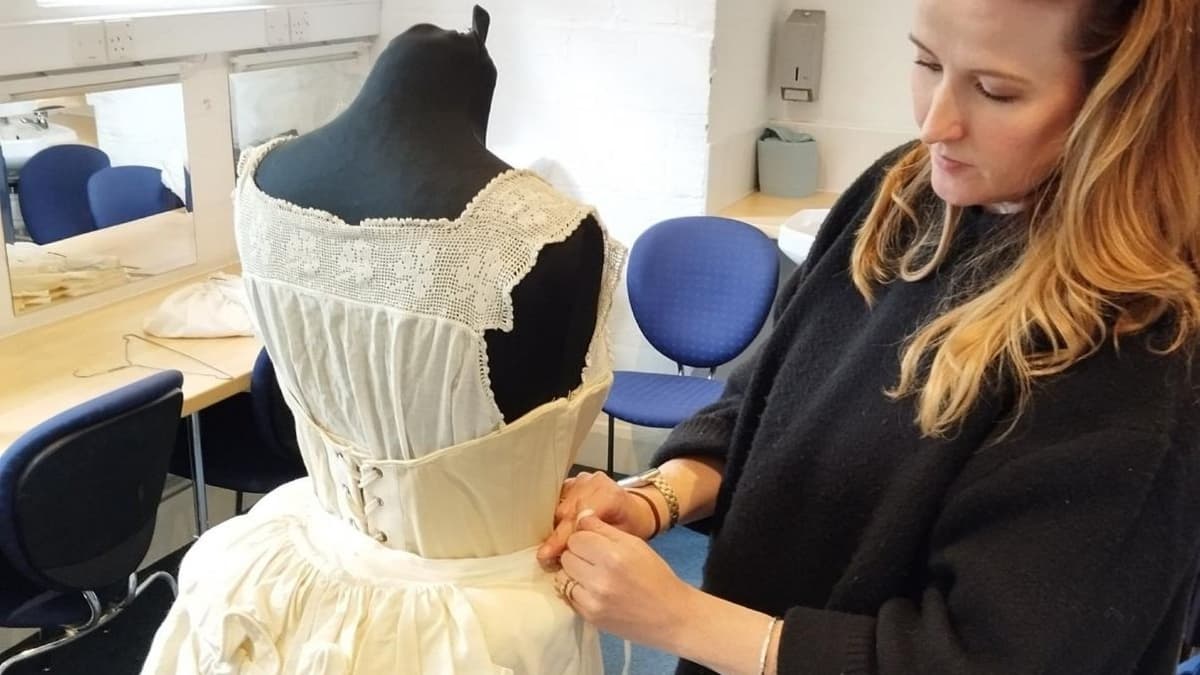Victorian Costumes Dazzle in the Turn of the Screw at Torch Theatre...