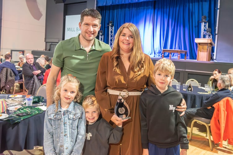 Young Hero Leah Lewis and her family