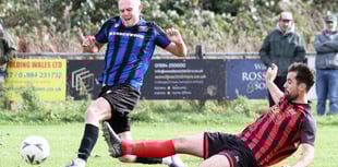 Tenby beaten by early leaders Hakin