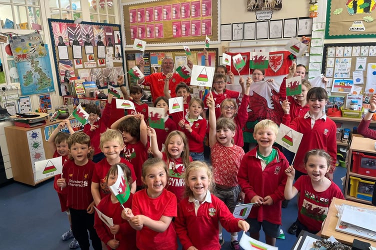 A recent positive Estyn inspection of Pembrokeshire’s Ysgol Casmael and Ysgol Llanychllwydog has highlighted the happy and inclusive community and caring learning environment of the school federation.