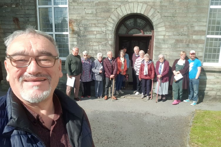 Cris Tomos with members at Brynmyrnach Chapel, Hermon.