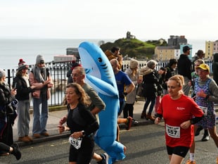 WATCH: Highlights of the Tenby 10K charity run