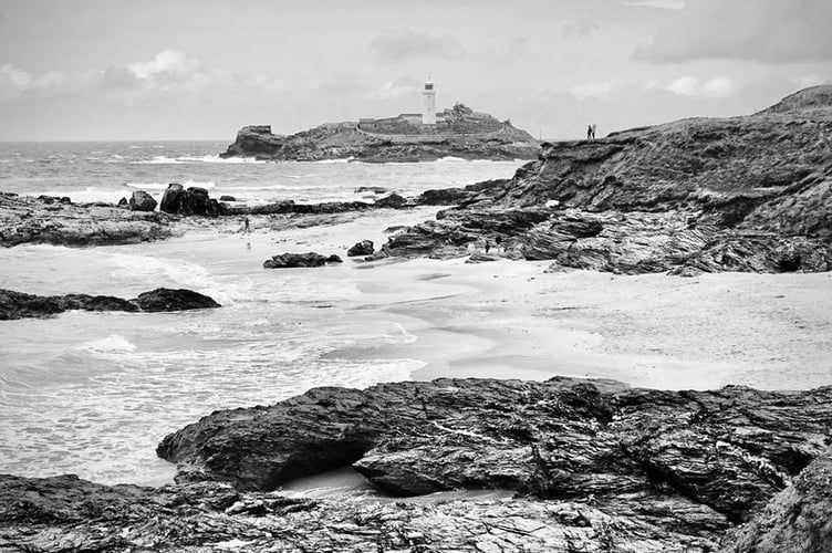 A stunning Cornish seascape, captured by talented photographer and passionate nature lover Stephen Lucas from Pembrokeshire, has won the inaugural Langdon Down Award