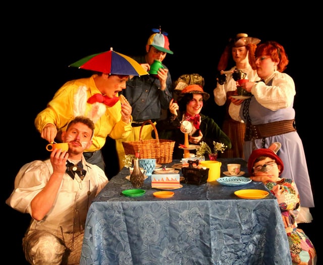 Saundersfoot Footlights' panto sparkles