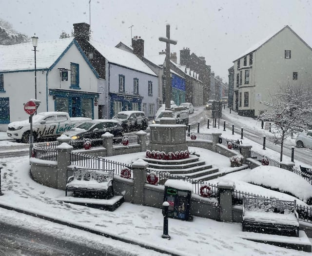 Heavy snow disrupts Pembrokeshire schools and roads