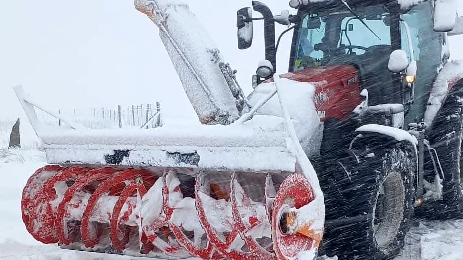 Preseli Hills road blocked by snow, public urged to stay away | tenby ...