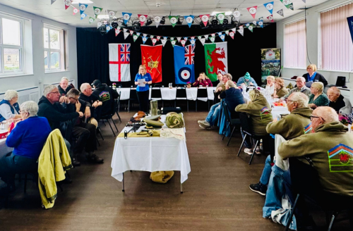 Carmarthenshire County Council’s Hwb team visited Cwmaman Community Centre to deliver a presentation on the Claim What’s Yours initiative to members of the Military Veterans Club Cymru