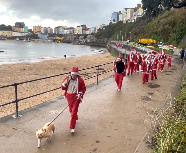 Santas take over Tenby in festive run!