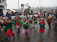 Saundersfoot Rotarians host 'Elf On The Run' festive fun