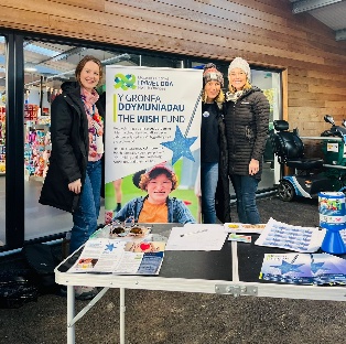 Children's festive day out at Folly Farm thanks to donation