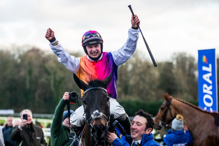 Sean Bowen salutes after winning the Coral Welsh National on Haiti Couleurs