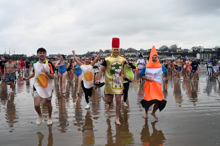 Saundersfoot swim 2025