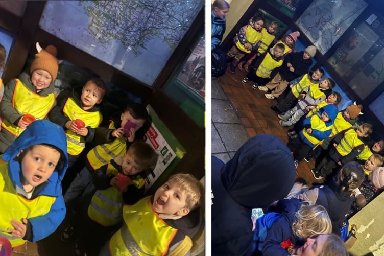 Noah’s Ark nursery children carol singing