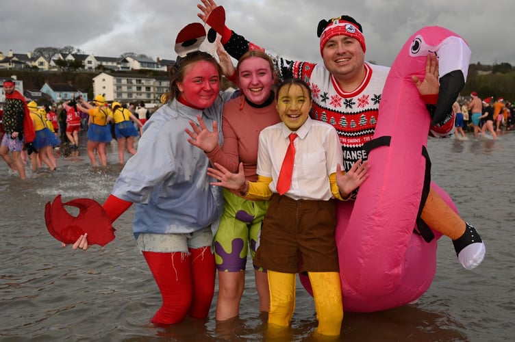 Saundersfoot swim family