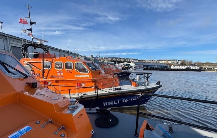 The Haydn Miller getting picked up from Milford Haven.