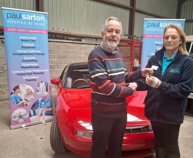 Generous car donation raises £5,500 for Pembrokeshire Hospice