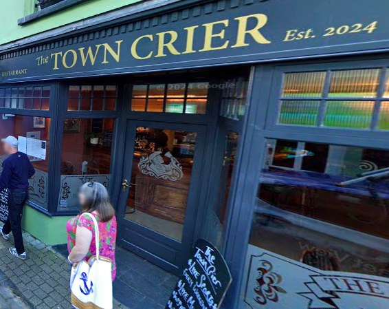 Tenby Town Crier pub