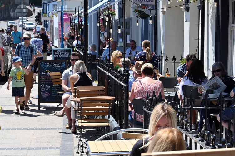 Saundersfoot street scene