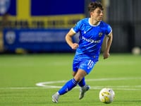 Hawkins’ century caps perfect start to phase two for the Bluebirds