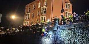 Tenby exercise simulates cliff rescue