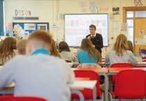 Welsh teachers encouraged to apply for Cynllun Pontio Programme